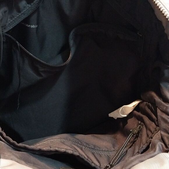 LULU LEMON Gray Backpack with Dual Handles For Toting AROUND TOWN..NEW CONDITION - Picture 6 of 11
